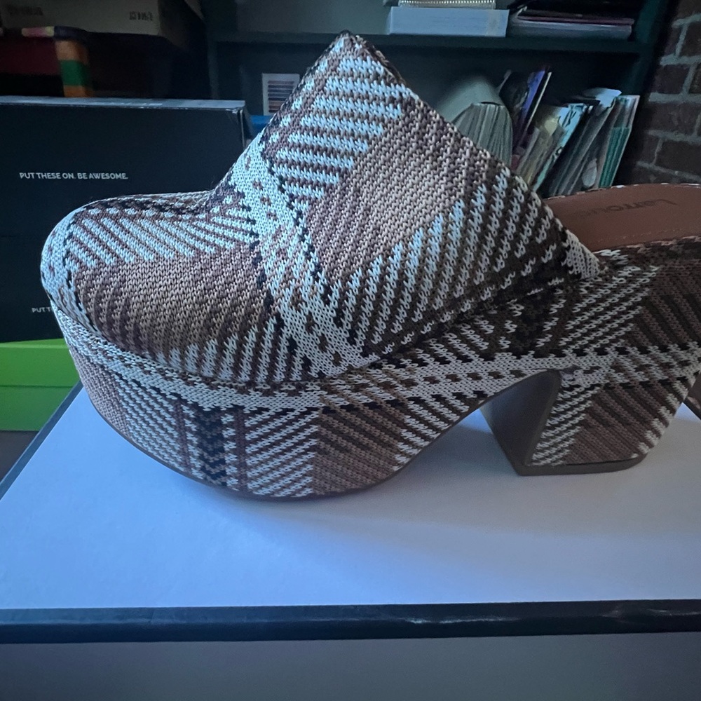 Larroude Miso clog 7.5